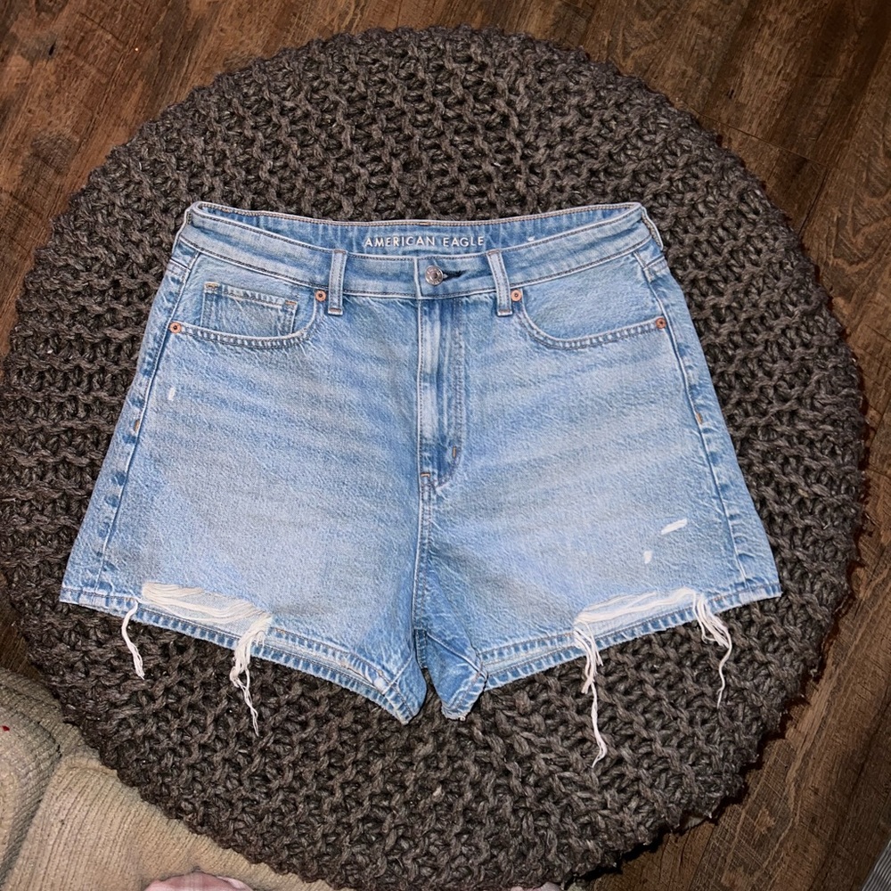 ♡ AMERICAN EAGLE • MOM SHORT ♡